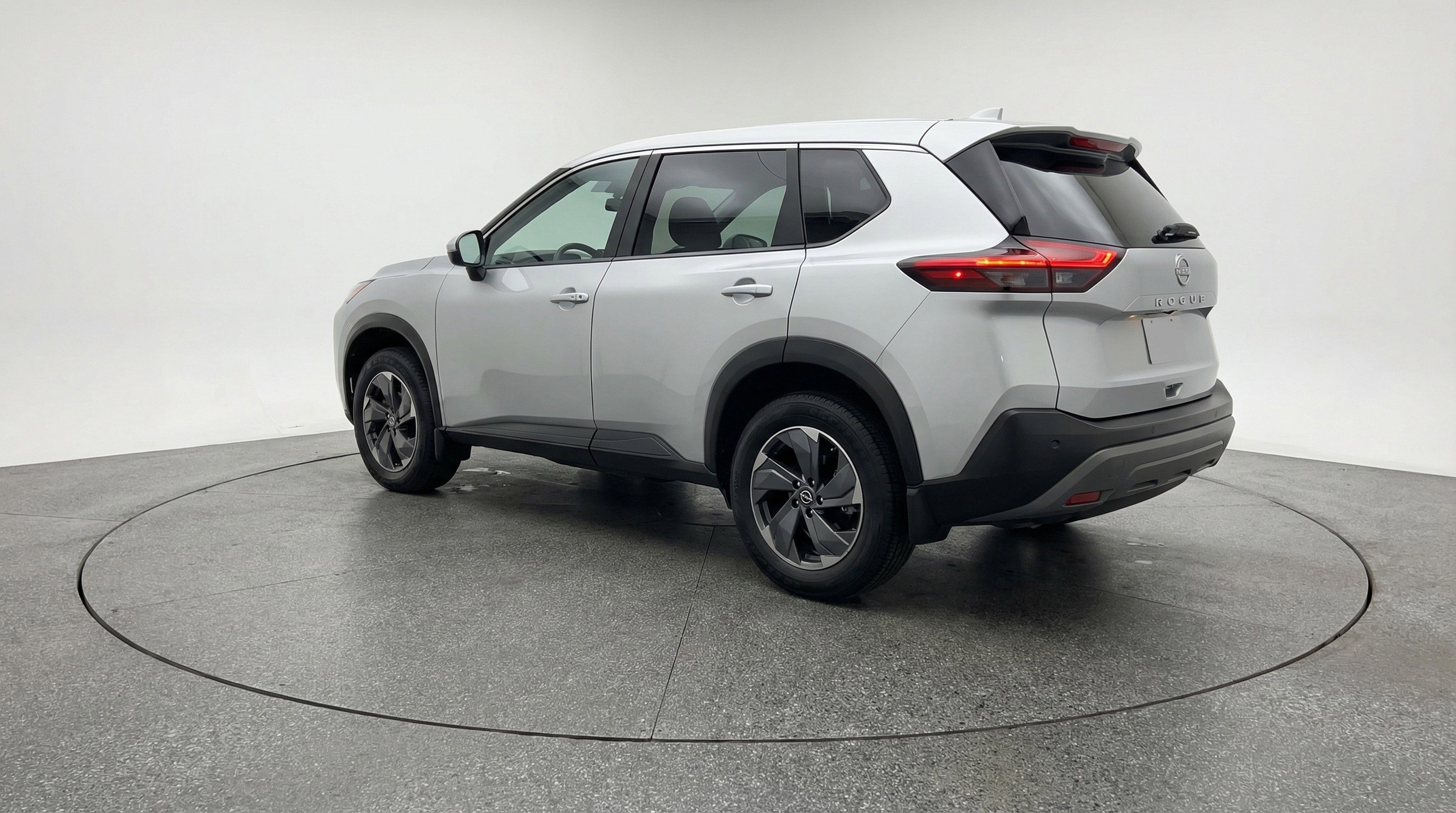 Used 2025 Nissan Rogue SV FWD image 6