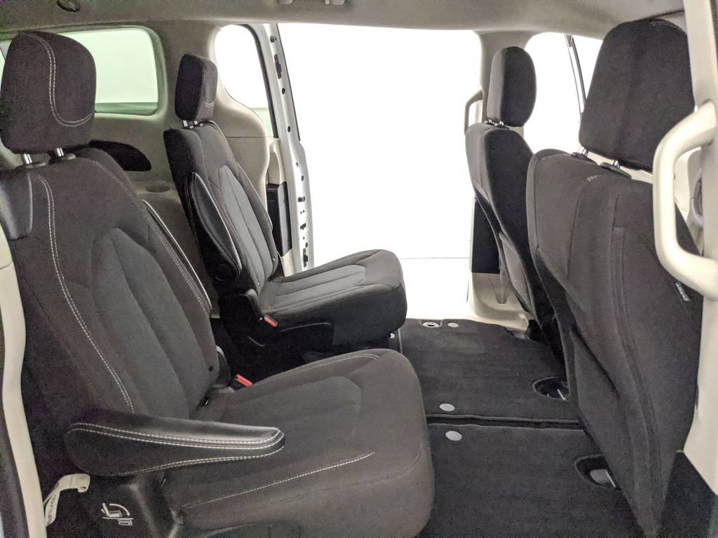 Used 2024 Chrysler Voyager LX FWD image 21