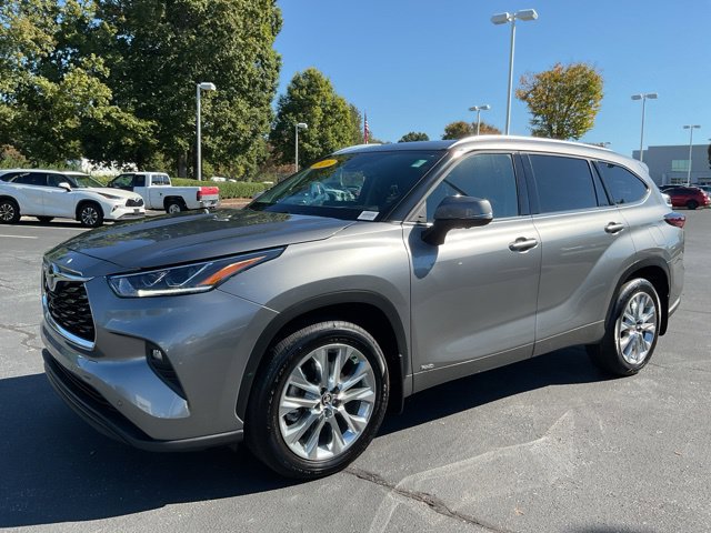 Used 2026 Toyota Highlander Limited AWD/4WD image 2