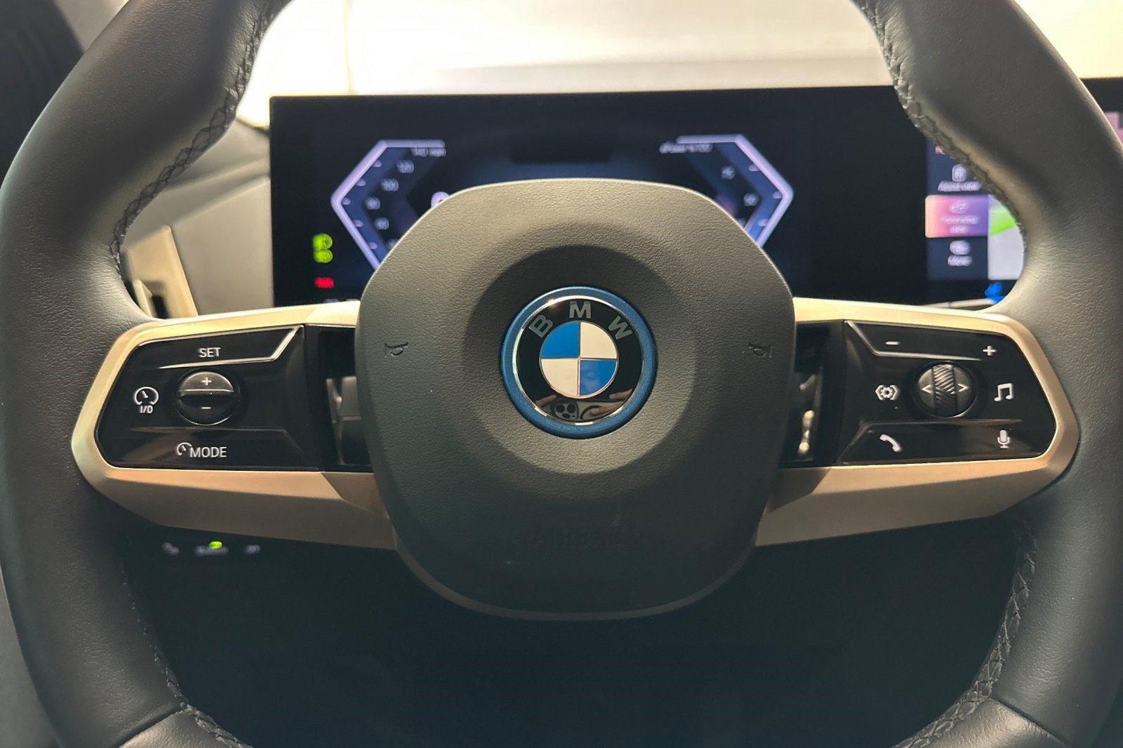 Certified 2023 BMW iX xDrive50 w/ Premium Package AWD/4WD image 10