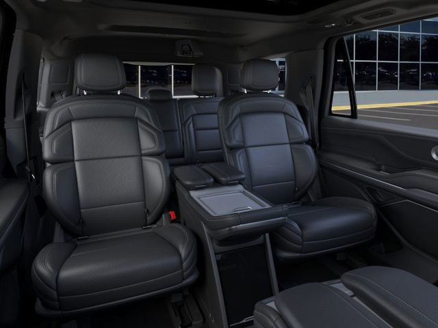 New 2025 Lincoln Navigator Reserve w/ Jet Appearance Package image 11