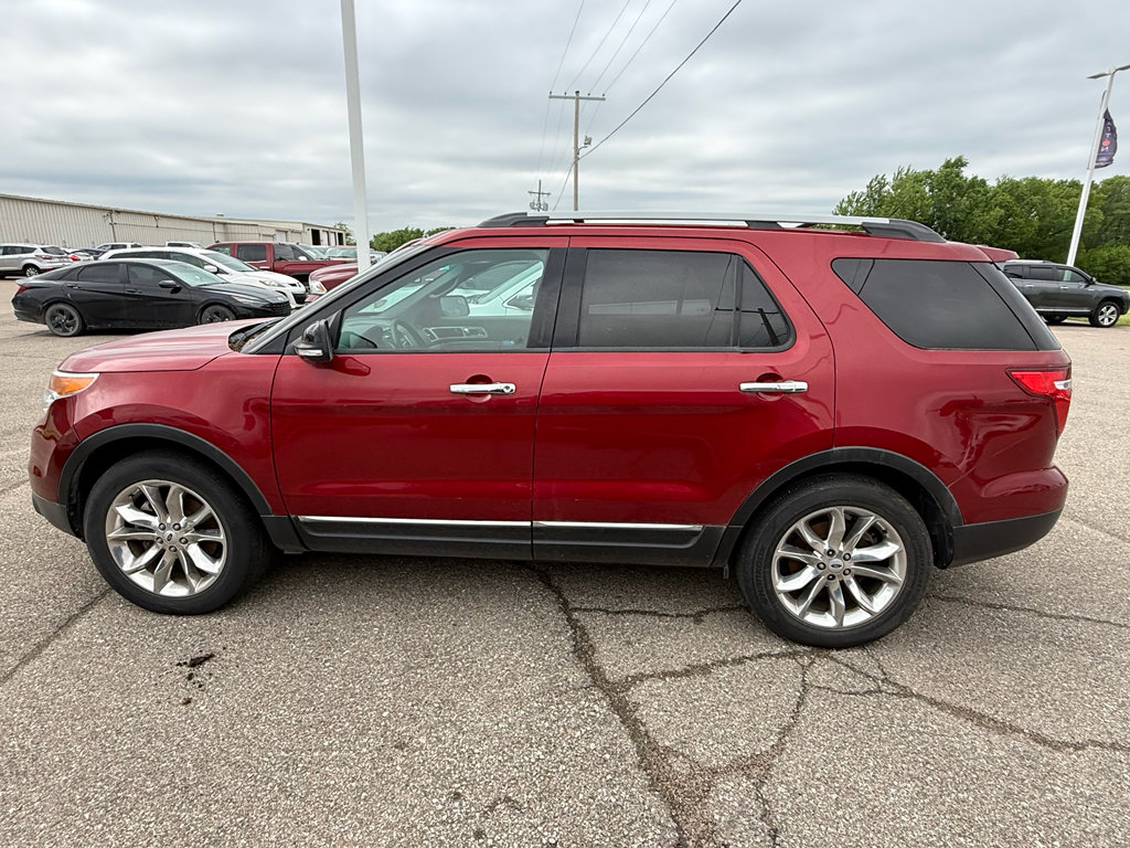 Used 2014 Ford Explorer XLT w/ Equipment Group 201A AWD/4WD image 10