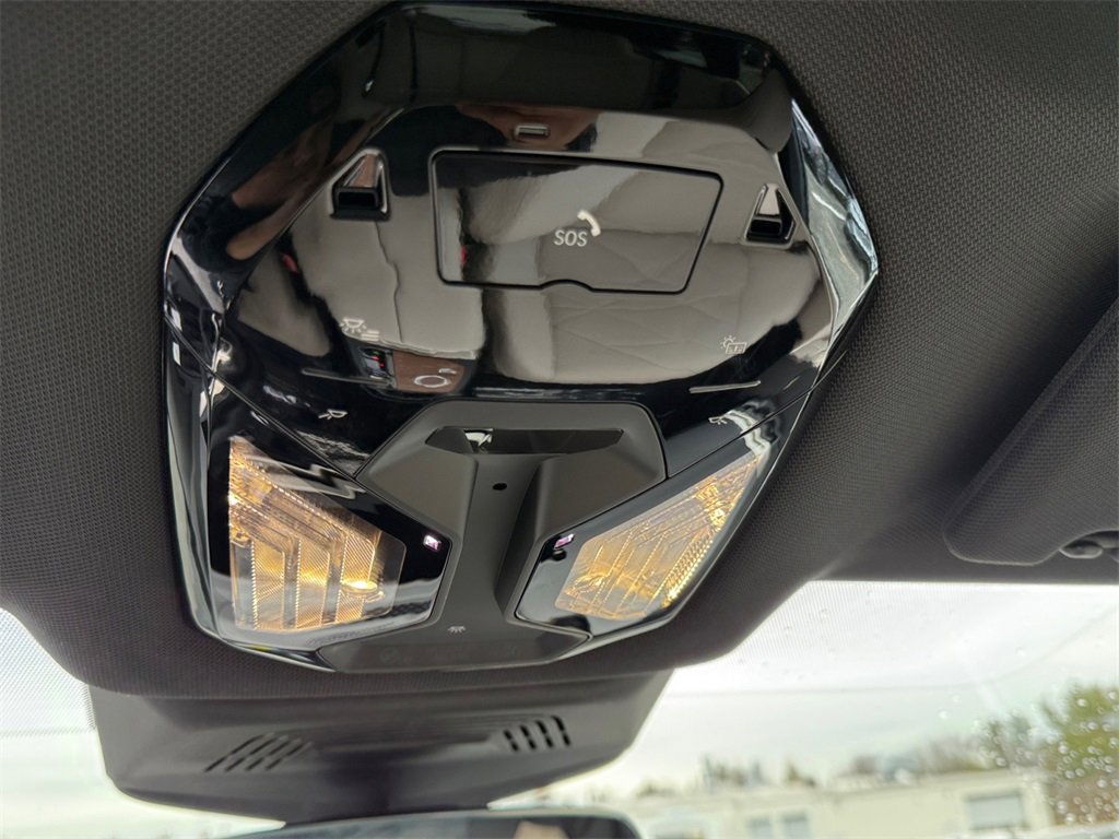 Used 2023 BMW iX xDrive50 w/ Ultimate Package 2 image 19