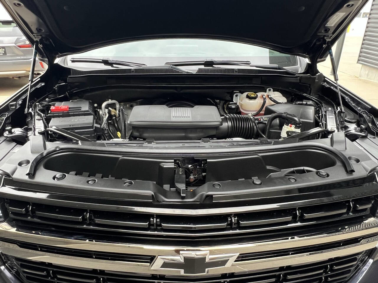Used 2023 Chevrolet Suburban RST w/ Sport Performance Package AWD/4WD image 13