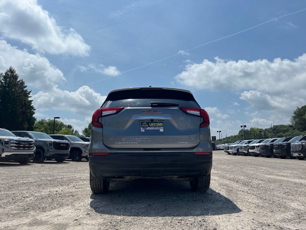 Used 2024 GMC Terrain SLE w/ Driver Convenience Package AWD/4WD image 7