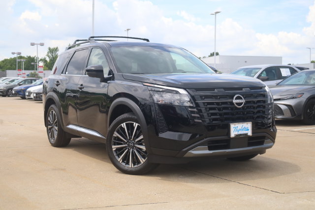 Certified 2026 Nissan Pathfinder Platinum w/ Cargo Package AWD/4WD image 2