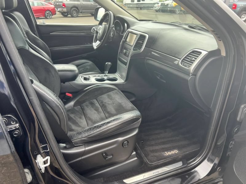 Used 2012 Jeep Grand Cherokee SRT8 w/ Luxury Group II AWD/4WD image 7