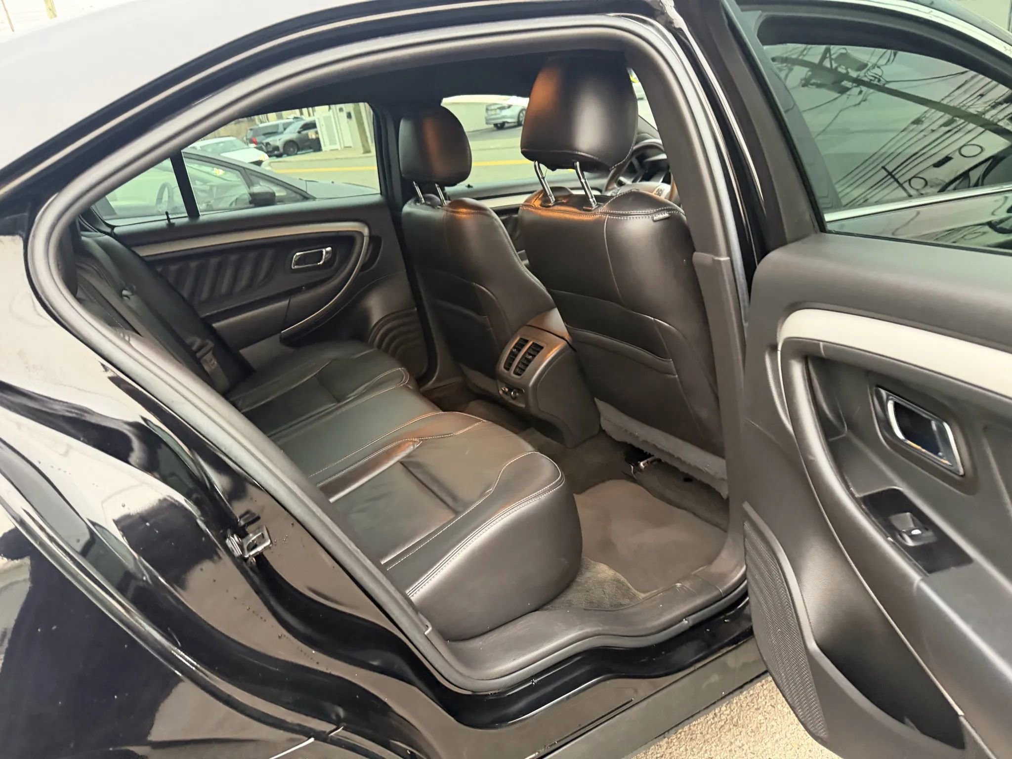 Used 2018 Ford Taurus SEL w/ Equipment Group 201A image 28