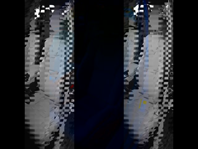 Used 2018 Volvo XC90 T6 Momentum w/ Convenience Package image 14