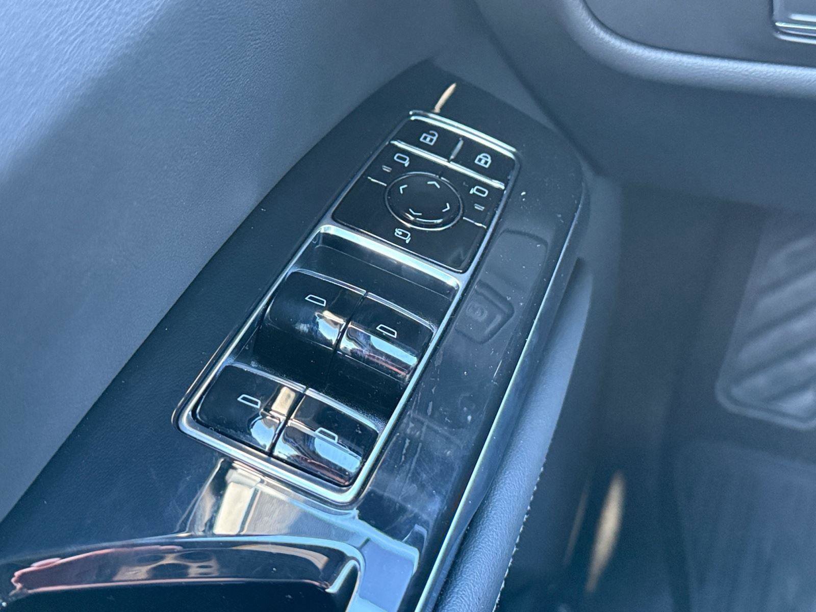 New 2026 Cadillac Escalade Luxury w/ Touring Package image 18