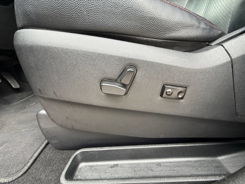 Used 2017 Dodge Grand Caravan GT FWD image 13
