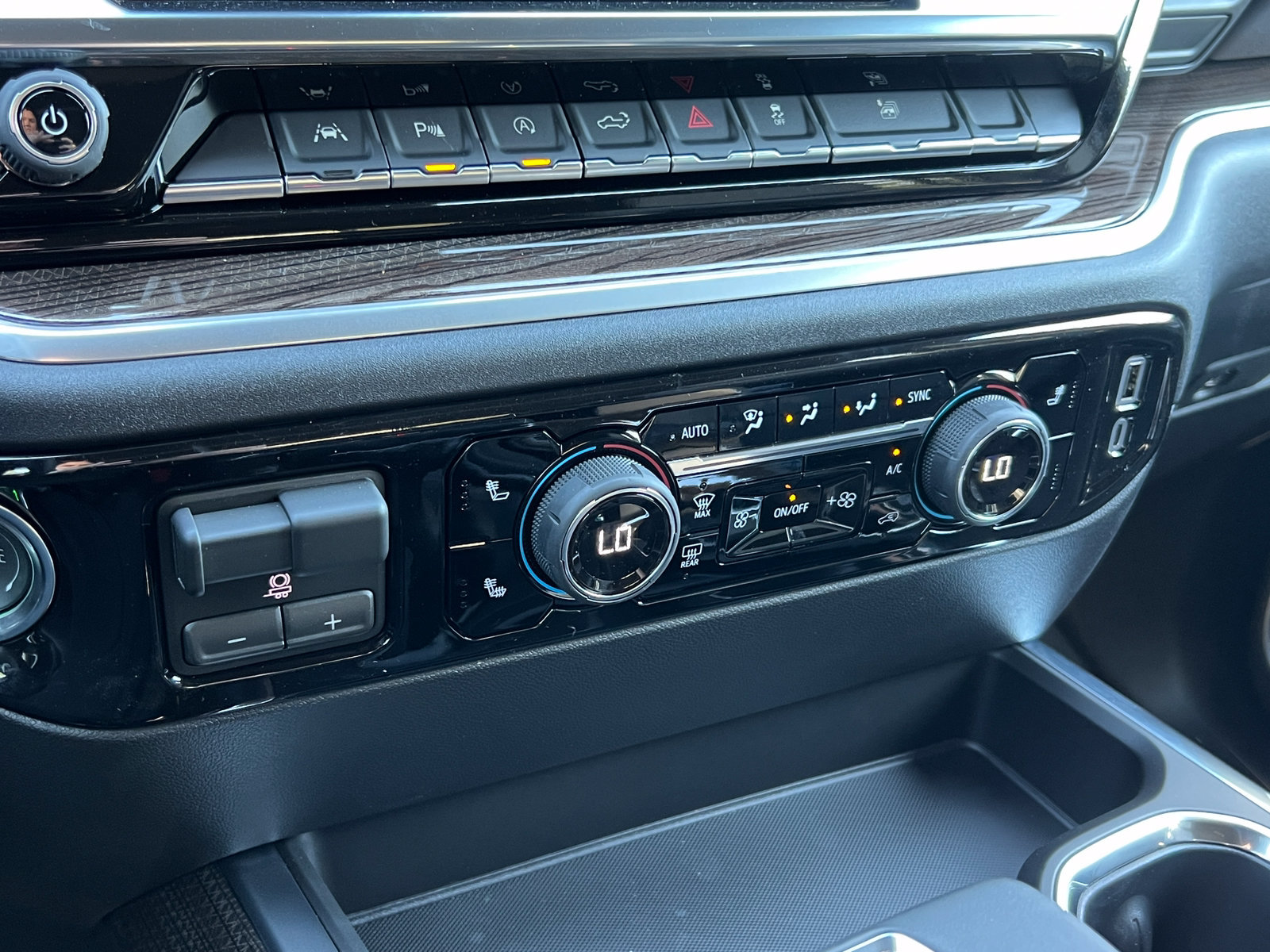 New 2026 Chevrolet Silverado 1500 RST w/ RST All Star Premium Package AWD/4WD image 26