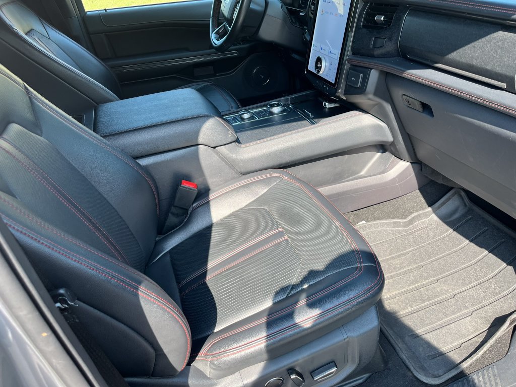 Used 2024 Ford Expedition Limited AWD/4WD image 13