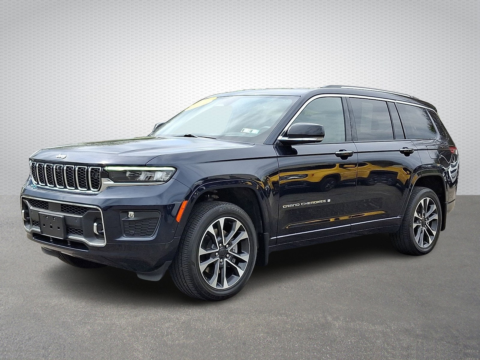 Certified 2023 Jeep Grand Cherokee L Overland w/ Advanced Protech Group III AWD/4WD image 3