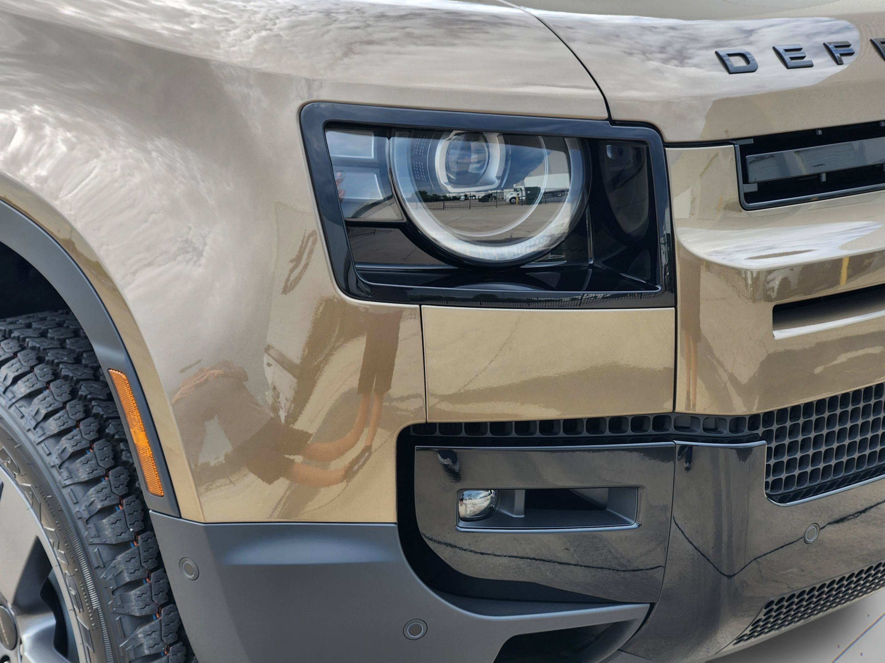 New 2026 Land Rover Defender 110 S AWD/4WD image 30