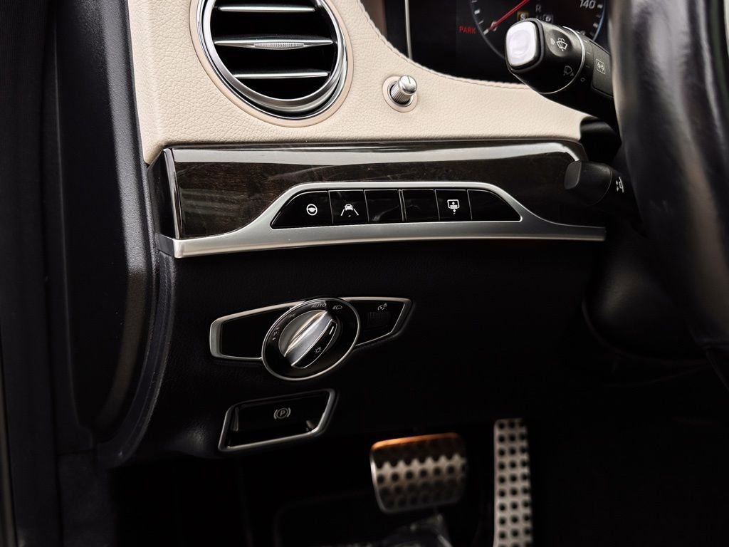 Used 2018 Mercedes-Benz S 560 4MATIC Sedan image 18