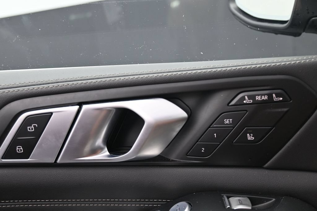 Used 2025 BMW X7 xDrive40i AWD/4WD image 12