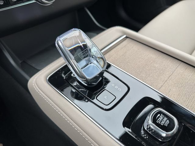 New 2026 Volvo XC90 B6 Plus w/ Protection Package Premier image 14