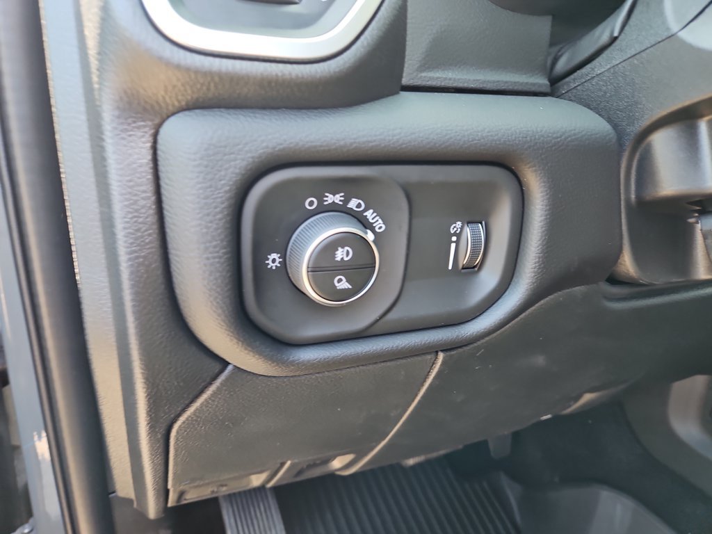 New 2027 RAM 3500 Big Horn AWD/4WD image 21