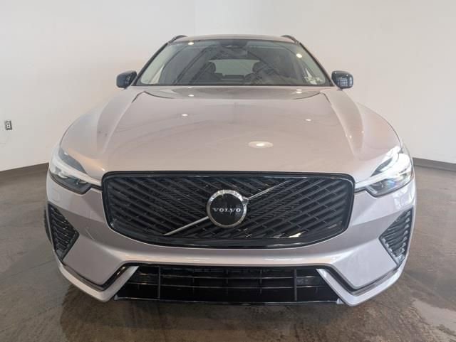 Used 2026 Volvo XC60 B5 Core w/ Climate Package image 2