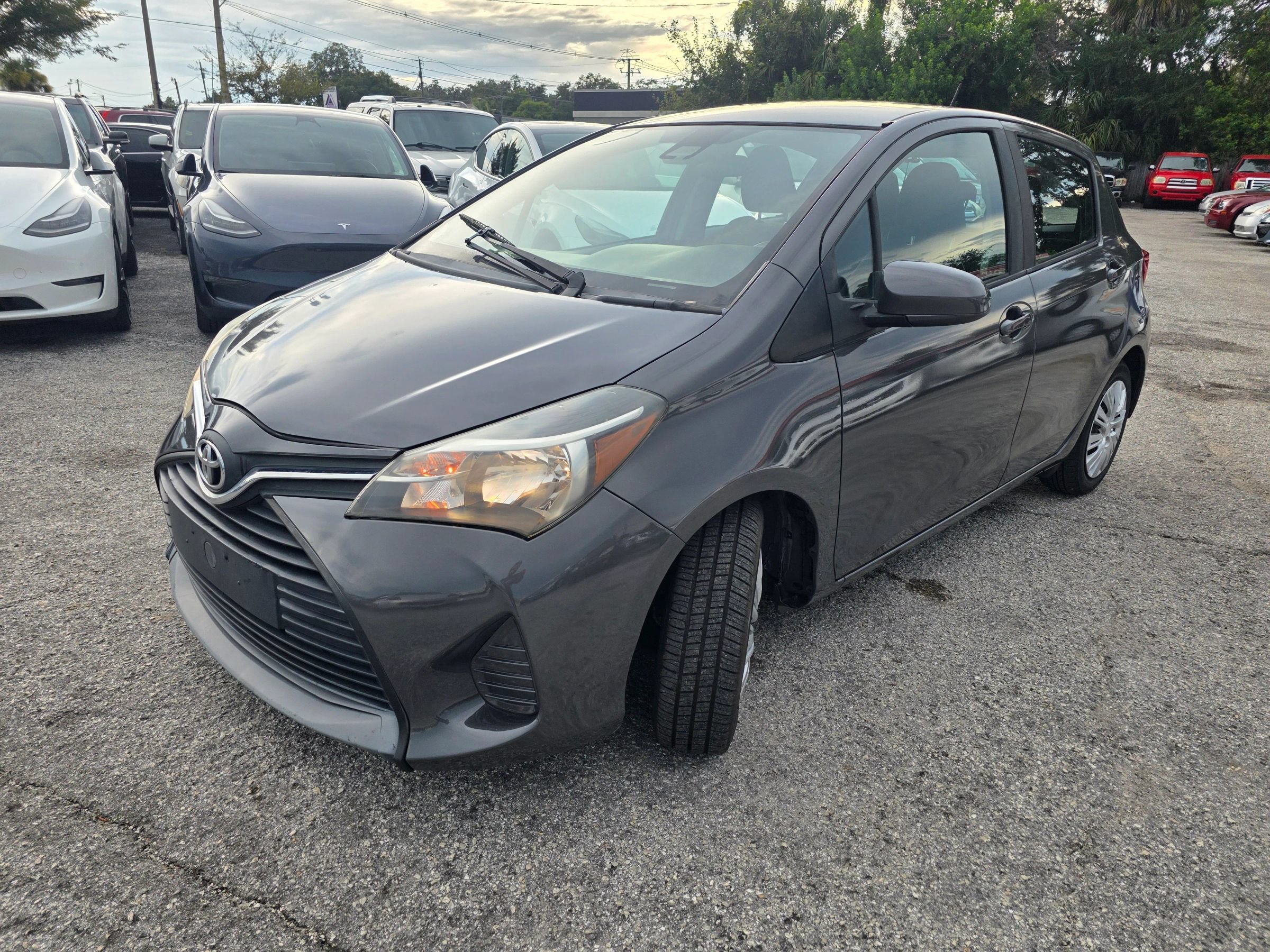 Used 2017 Toyota Yaris L FWD image 3