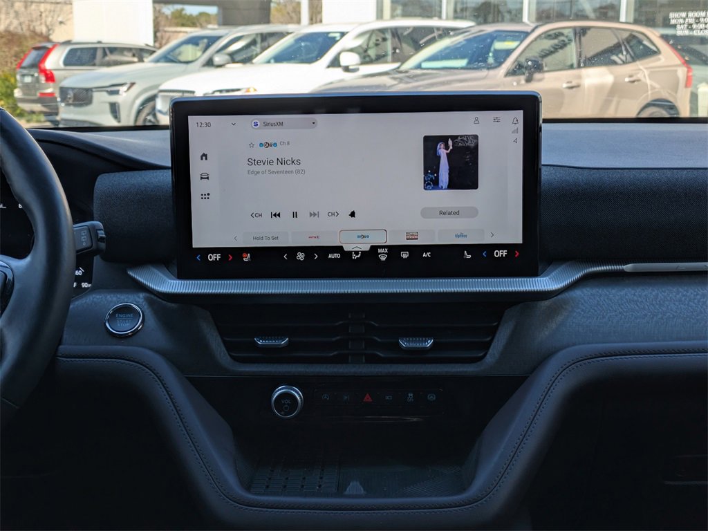 Used 2025 Ford Explorer Platinum image 24