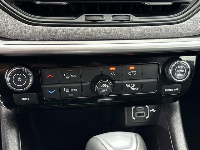Used 2023 Jeep Compass Latitude AWD/4WD image 25