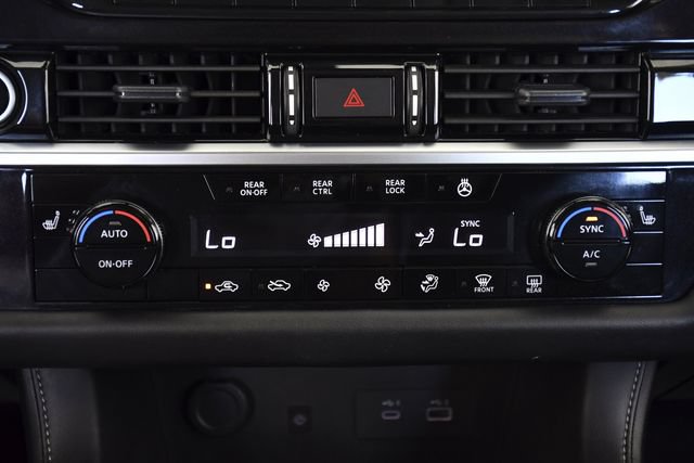 Used 2024 Nissan Pathfinder SL AWD/4WD image 15