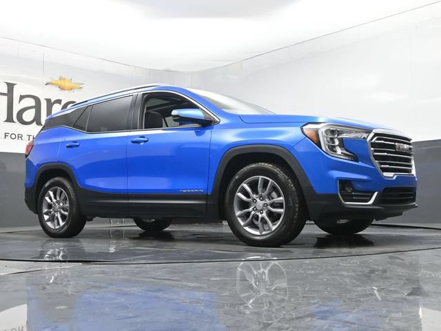 Used 2024 GMC Terrain SLT w/ Infotainment Package II AWD/4WD image 2