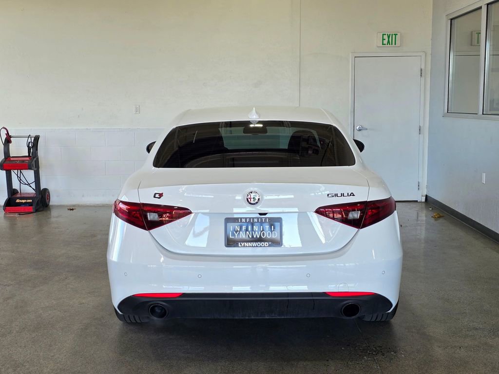 Used 2019 Alfa Romeo Giulia Sprint w/ Nero Edizione image 5