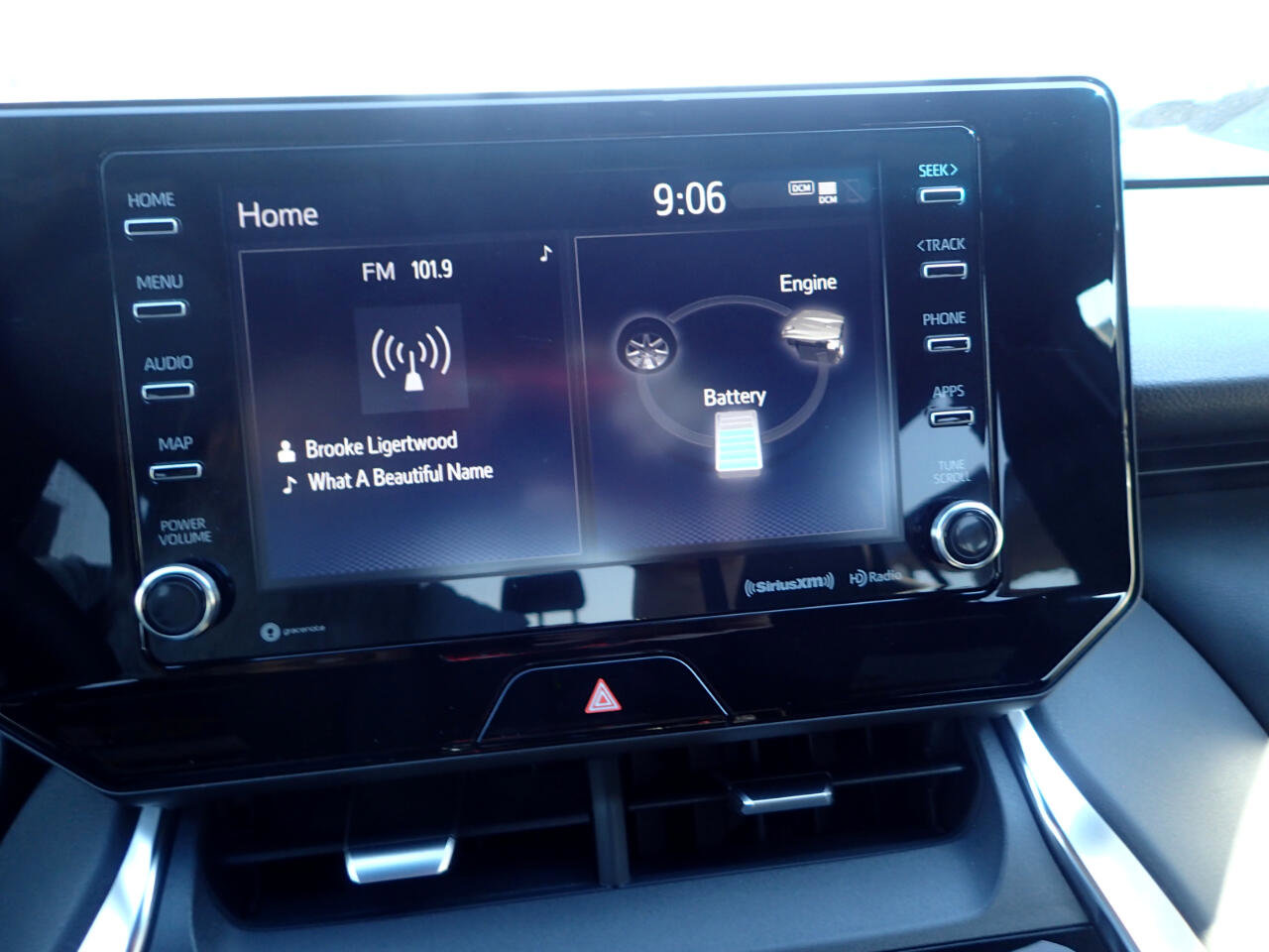 Used 2021 Toyota Venza XLE image 18