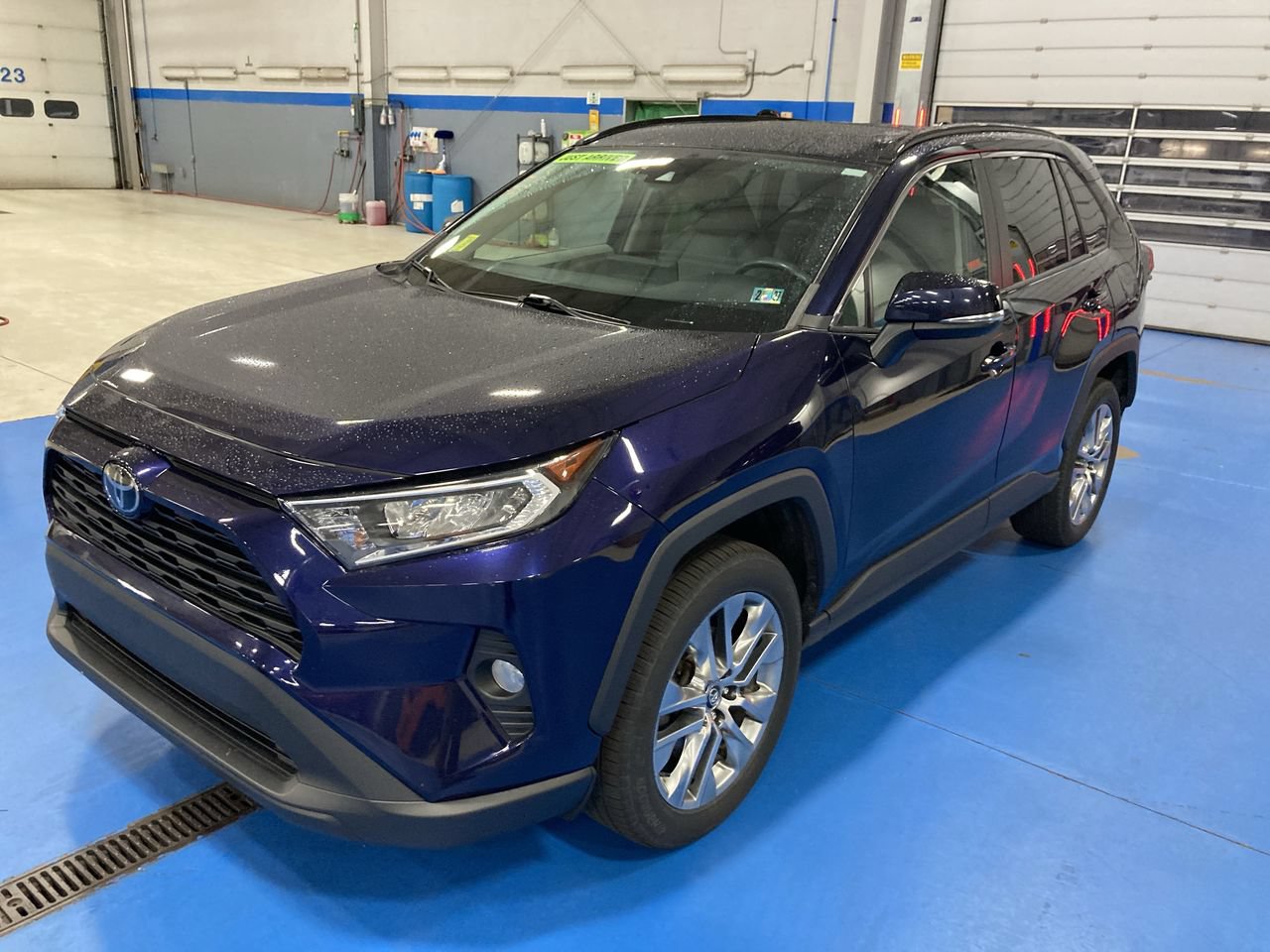Used 2020 Toyota RAV4 XLE Premium AWD/4WD video 3