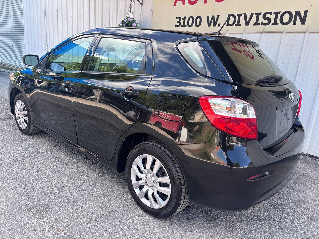 Used 2011 Toyota Matrix FWD image 7