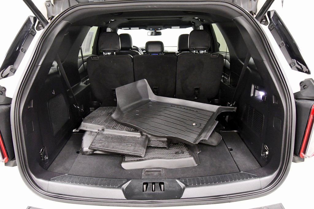 Used 2022 Ford Explorer ST-Line w/ Class IV Trailer Tow Package AWD/4WD image 7