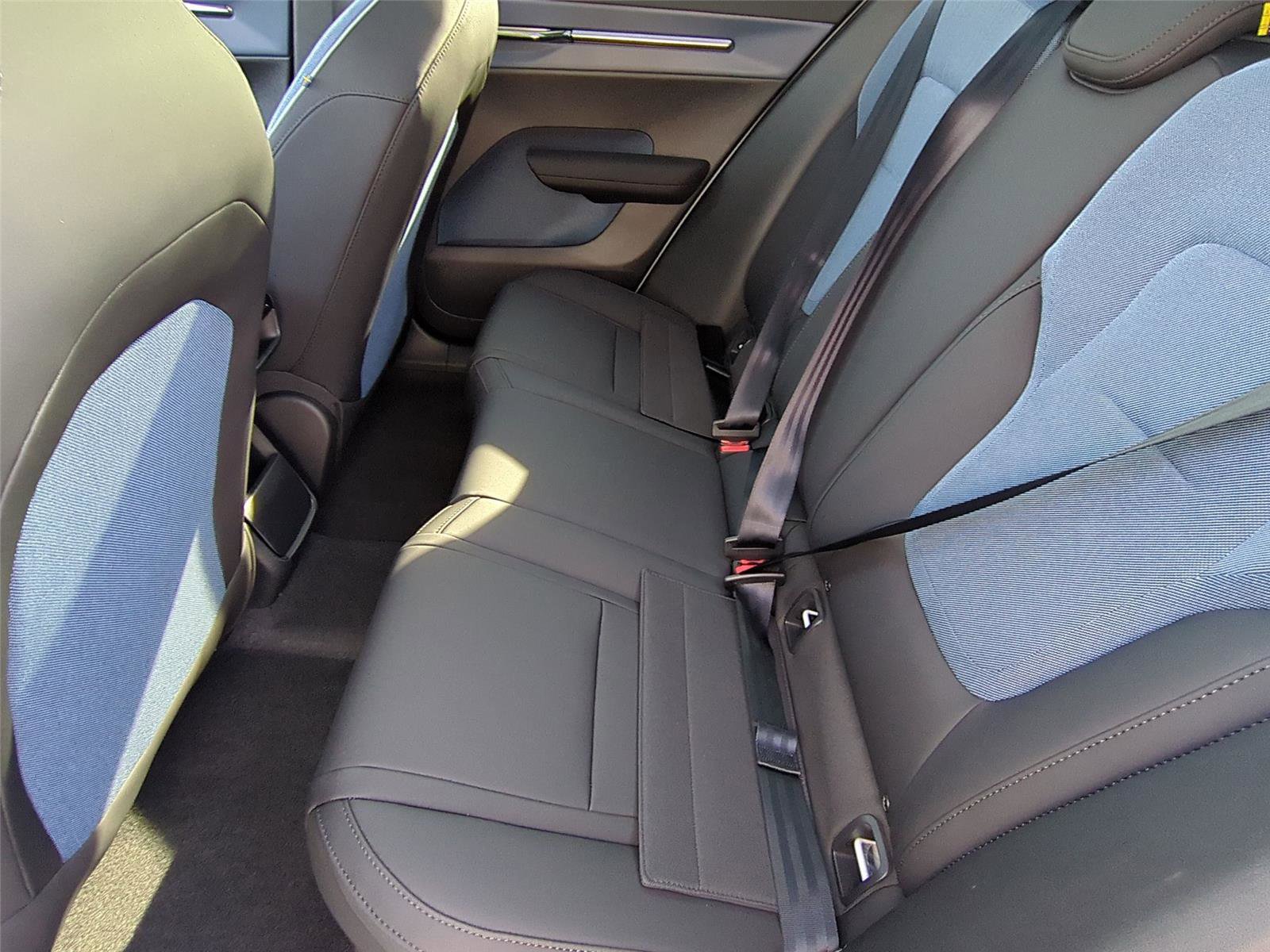 New 2026 Volvo EX30 Cross Country Ultra w/ Protection Package Premier image 17