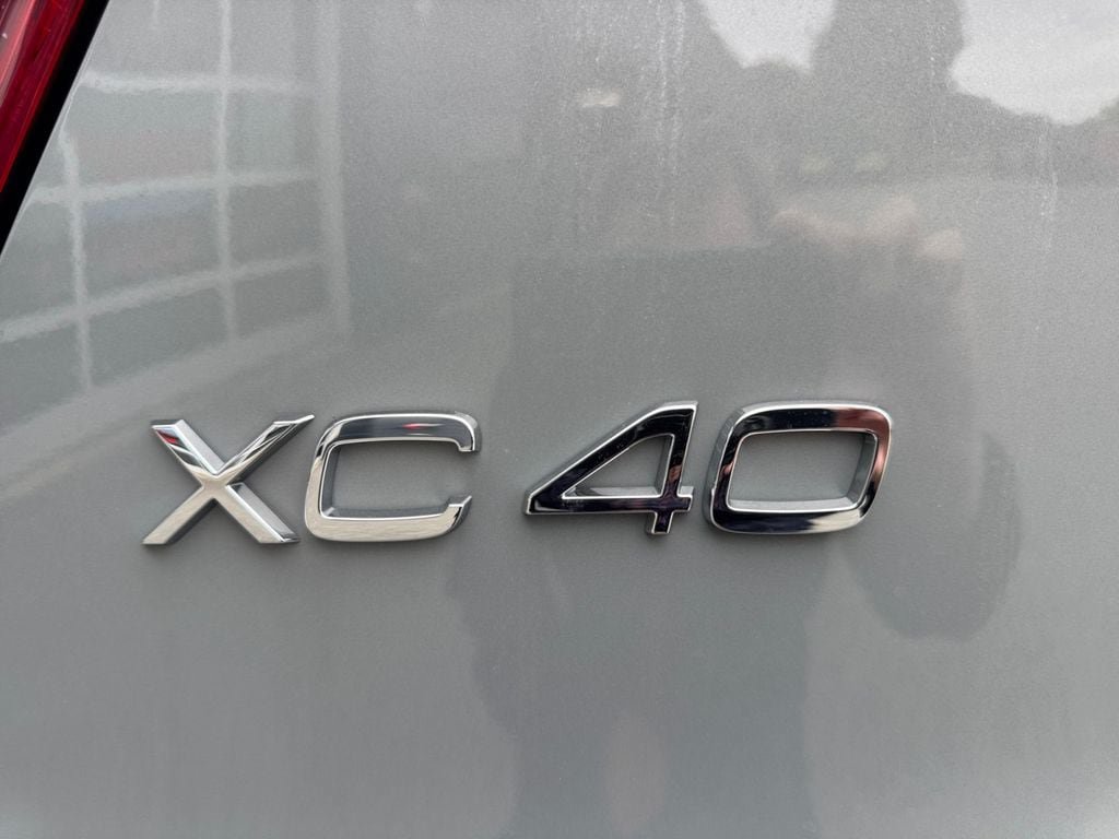 New 2026 Volvo XC40 B5 Ultra w/ Protection Package Premier AWD/4WD image 9