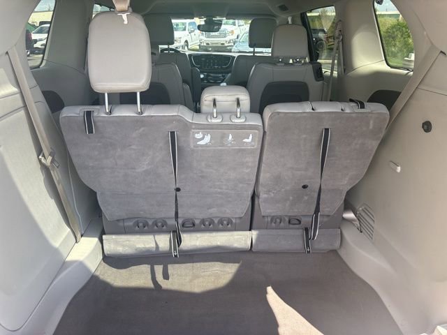 Used 2021 Chrysler Pacifica Touring-L FWD image 31