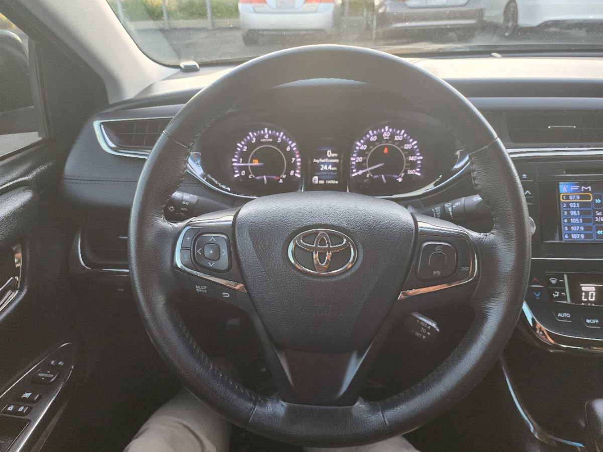 Used 2013 Toyota Avalon XLE Premium image 17