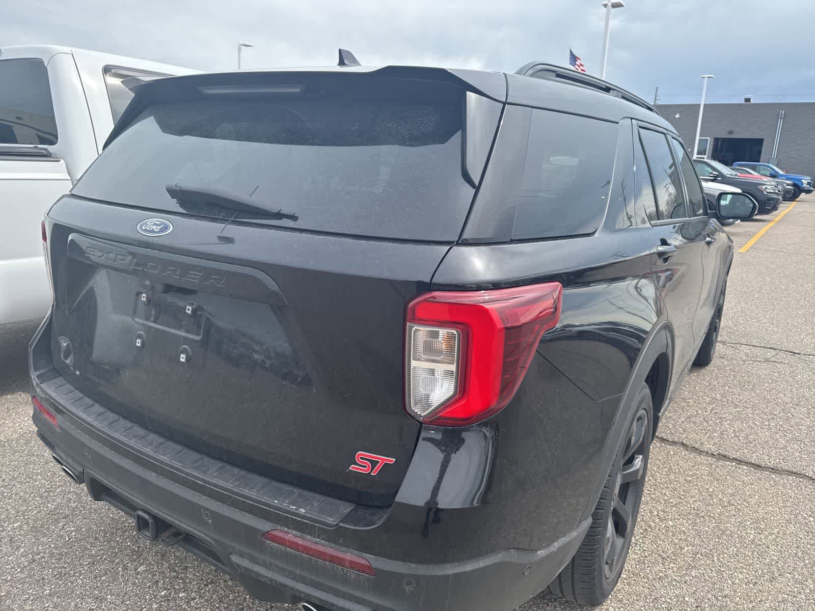 Used 2020 Ford Explorer ST w/ ST Street Pack image 26