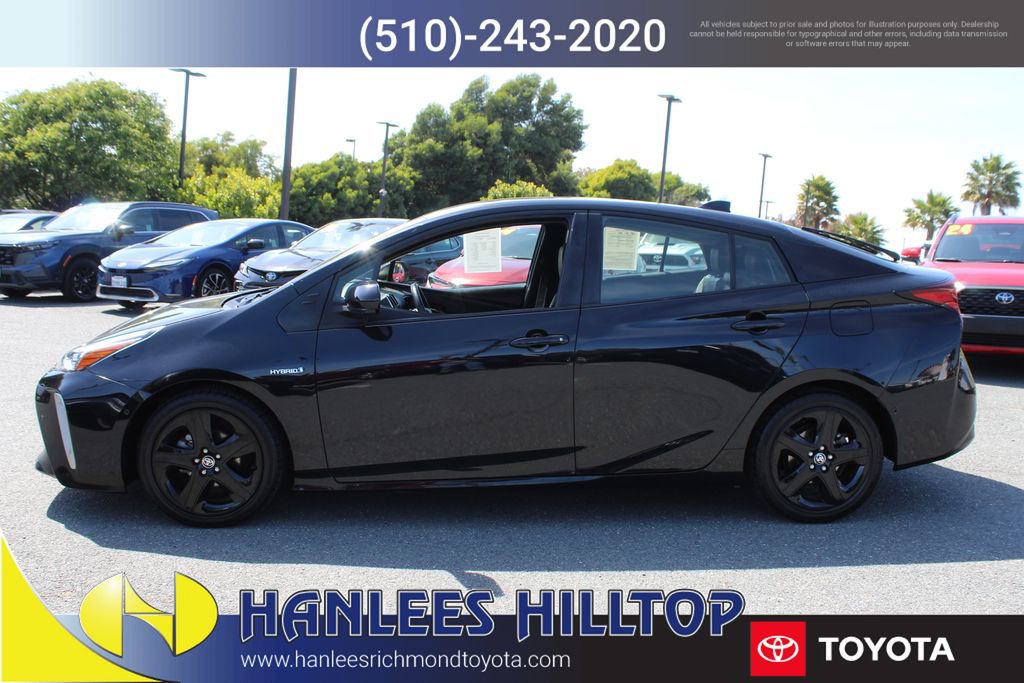Used 2022 Toyota Prius XLE FWD image 2