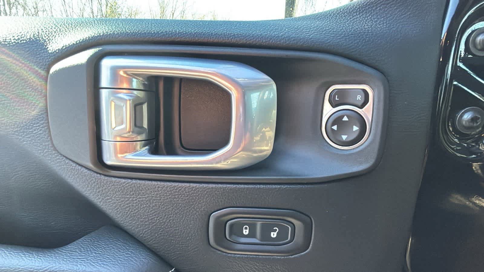 Used 2022 Jeep Wrangler Unlimited Sahara w/ Cold Weather Group image 24