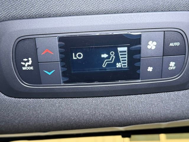 New 2026 Chrysler Pacifica Select image 5