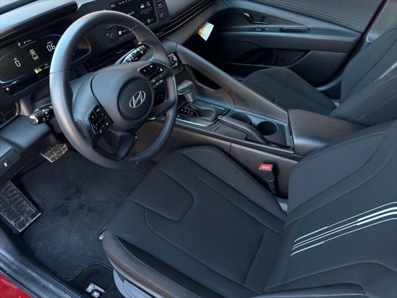 New 2025 Hyundai Elantra Sport FWD image 13