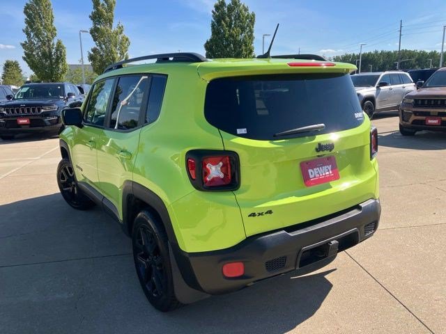 Used 2017 Jeep Renegade Altitude AWD/4WD image 8