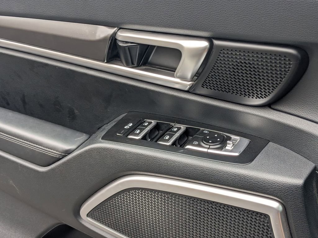 Used 2025 Kia Telluride S image 13