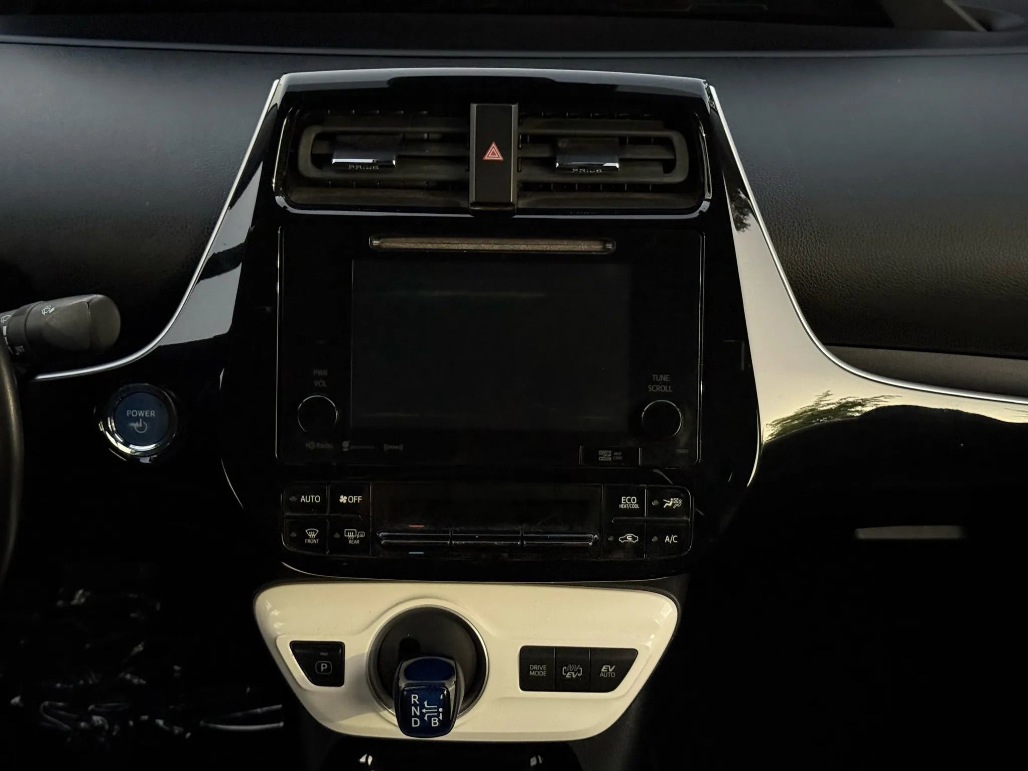 Used 2018 Toyota Prius Prime Plus w/ Carpet Mat Package image 32