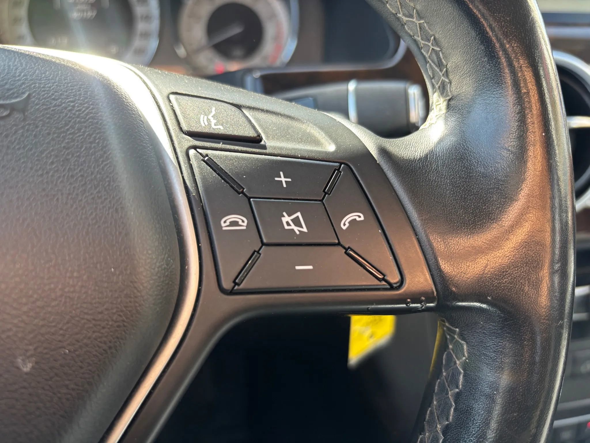 Used 2015 Mercedes-Benz GLK 350 GLK 350 Sport Utility 4D image 16