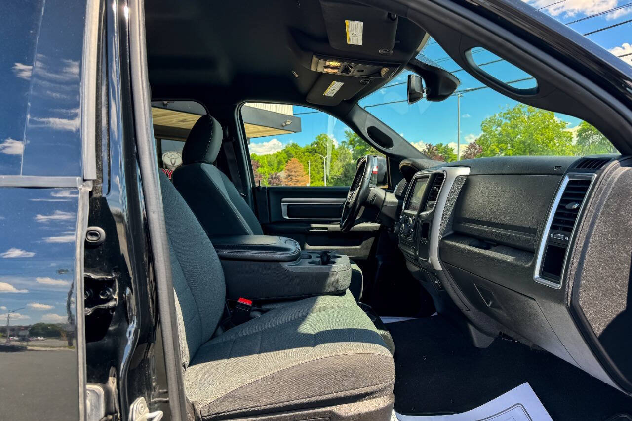 Used 2022 RAM 1500 Classic Warlock AWD/4WD image 14