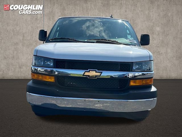 New 2025 Chevrolet Express 3500 Extended w/ Driver Convenience Package video 2
