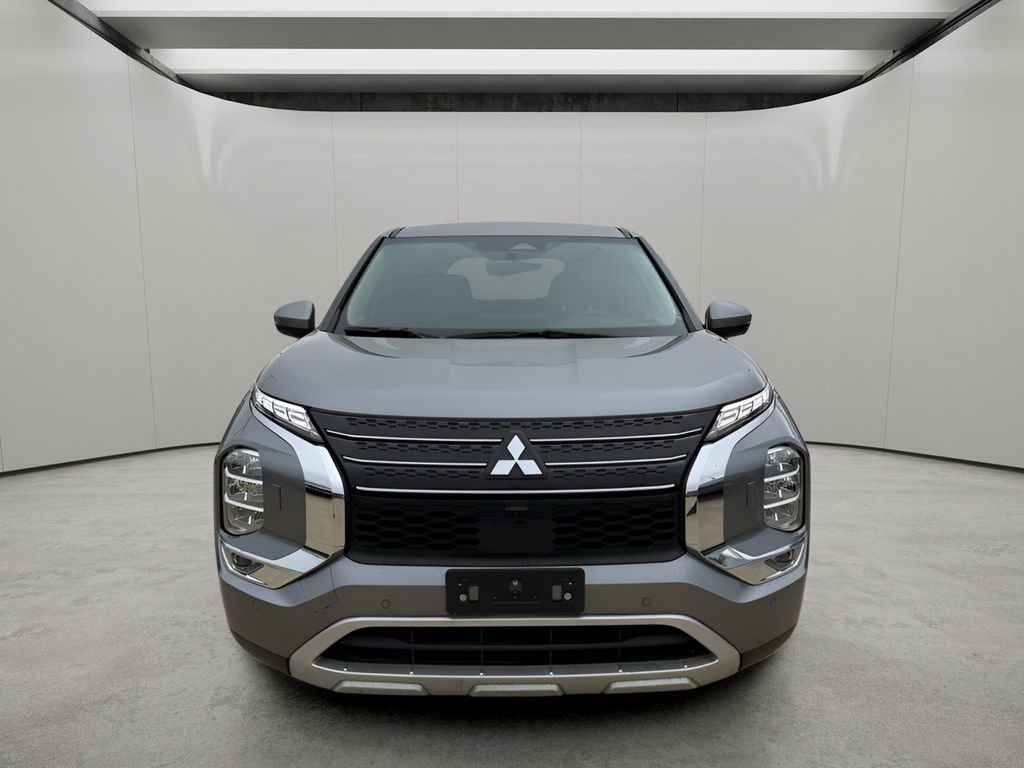 Used 2024 Mitsubishi Outlander SE image 8